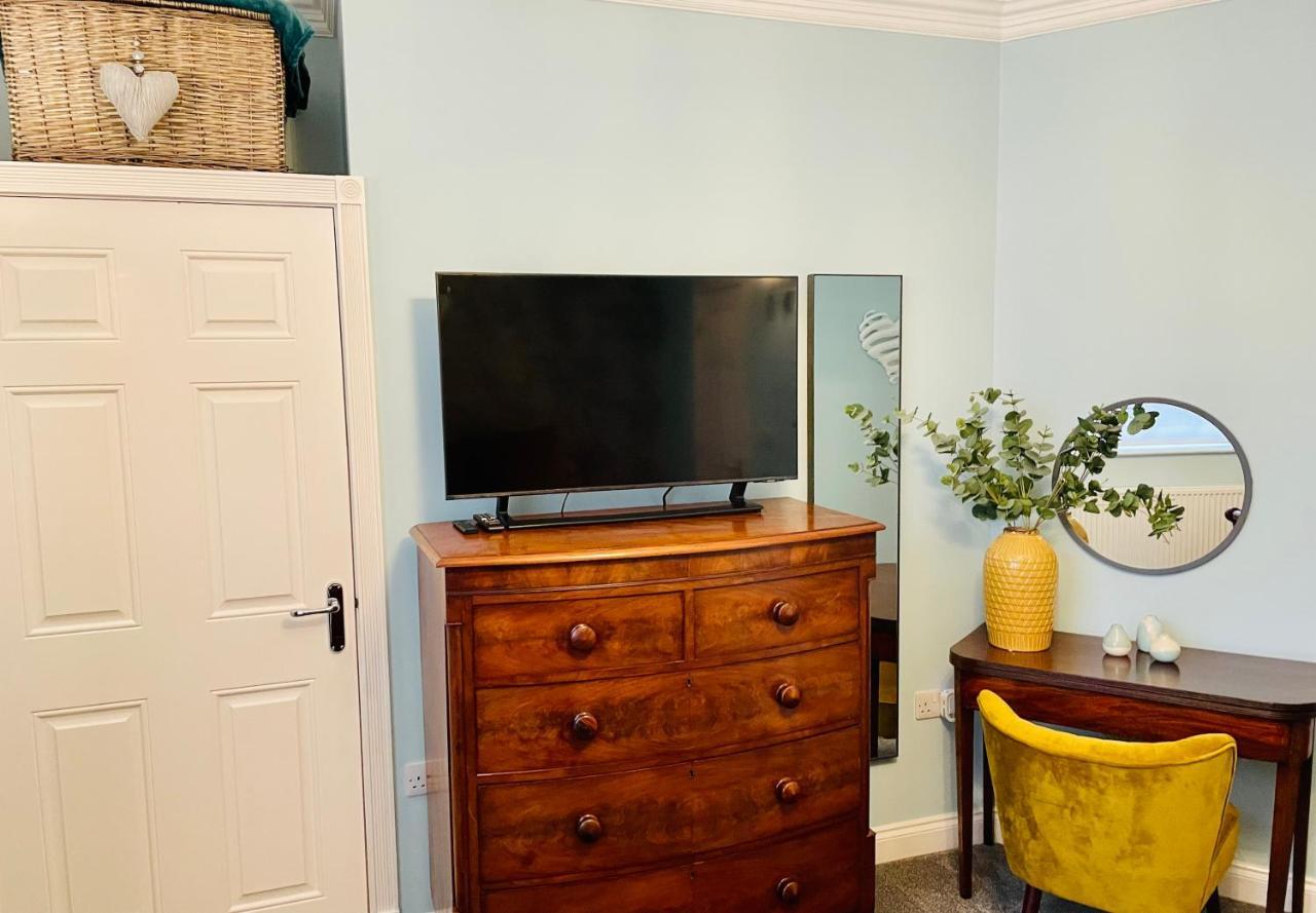 Stunning 2-Bed-2Bath Apt In Whitby With Parking Apartman Kültér fotó