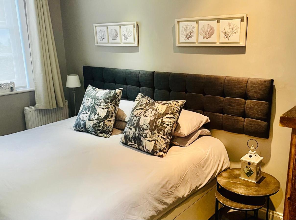 Stunning 2-Bed-2Bath Apt In Whitby With Parking Apartman Kültér fotó