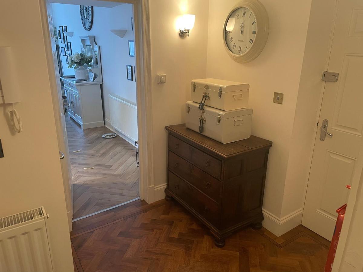 Stunning 2-Bed-2Bath Apt In Whitby With Parking Apartman Kültér fotó